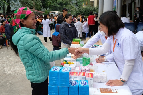 ​Hỏi-đáp pháp luật: Chi thực hiện các dịch vụ chăm sóc sức khỏe bà mẹ, trẻ em